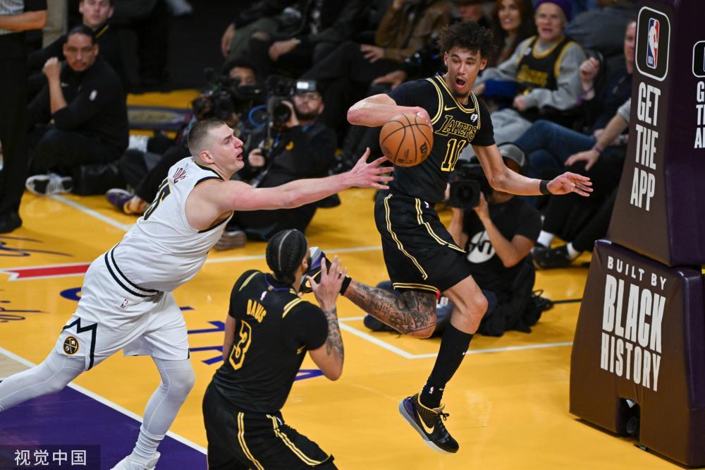 在男女单打 在男女单打