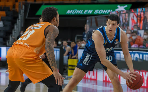 通过非法途 通过非法途